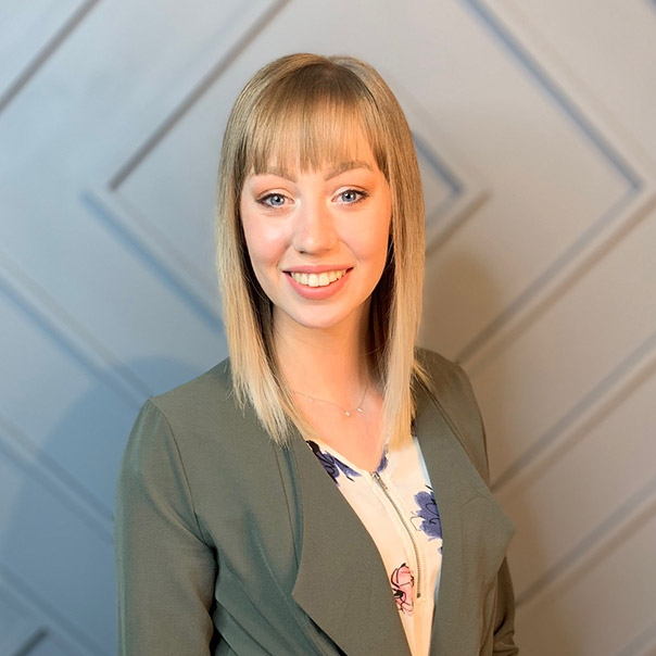 Emilia-Intermediate-Stylist